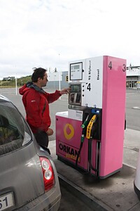 Samoobslužná benzínová pumpa